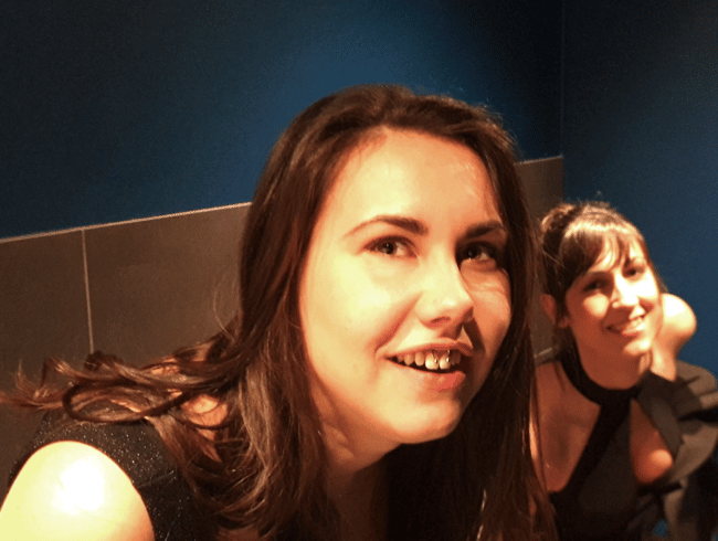 Lia und Jenny – die 40 Sekunden Katastrophe auf dem Herren-WC !