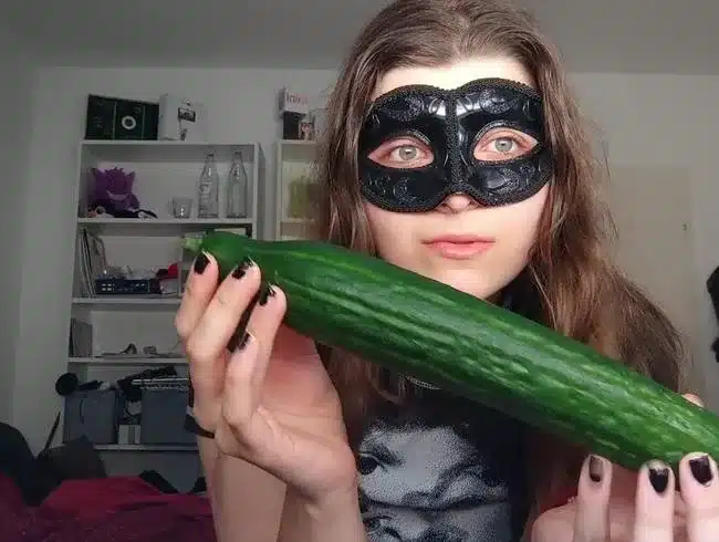 CUCUMBERS FUCK! Why dildo when cucumber is in the house!