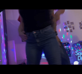 Beim Tanzen auf der Party in meine Jeans pissen