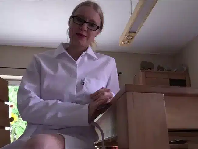 Doctor Anni asks for a mini-cock examination - SPH