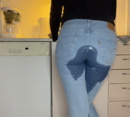 Beim Abwasch in die Jeans pissen