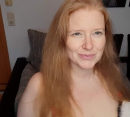 Spritz deiner Weihnachtsfrau ins Gesicht