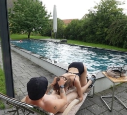 Fick im öffentlichen Schwimmbad im Urlaub!!